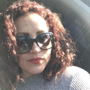 Meet your Posher, Fatima